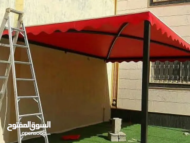 مظلات وسوات وبيوت الشعر الملكي