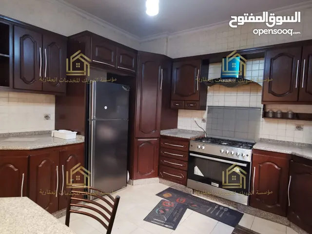 شقة فارغة - دير غبار - 3نوم - 220م - مطلة وقريبة من الخدمات العامة