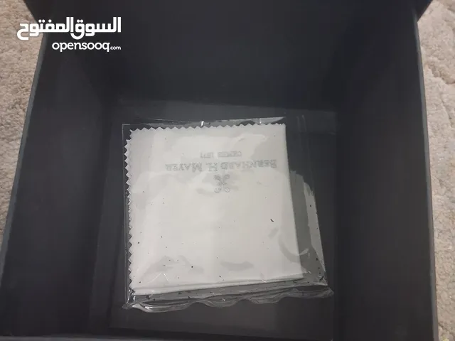 ساعه سويسري ماركه ممتازه جديده بالكرتون لم تستخدم من قبل البيع لعدم الحاجه اليها