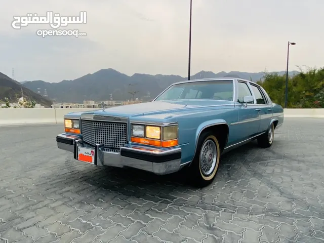Cadillac DTS/De Ville 1986 in Fujairah