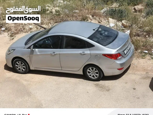 2011 هيونداي اكسنت SE