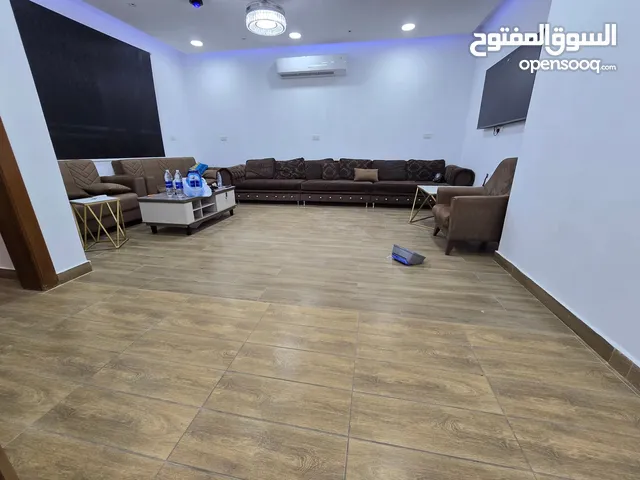 شقه للايجار مفروشه في سند
