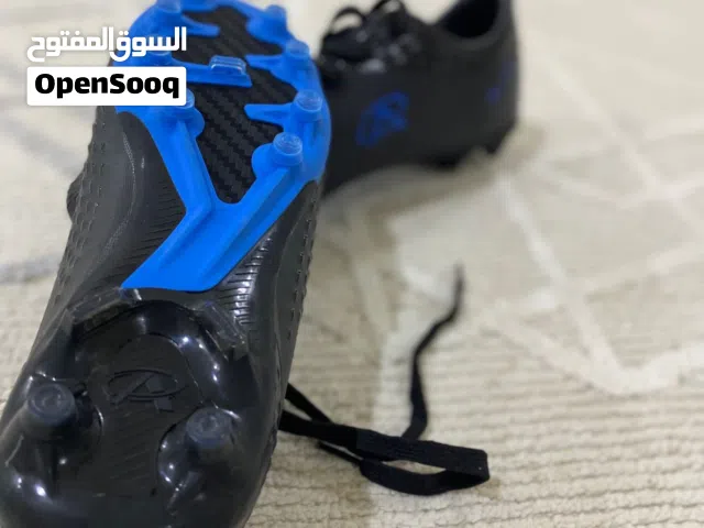 حذاء براغي