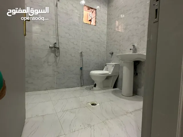 تتوفر شقه للأيجار ثلث غرف الرياض حي الصحافة