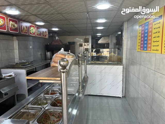 محل للبيع فارغ في موقع حيوي في منطقه الجويده مدخل إسكان الماليه بجانب مركز صحي وسجن الجويده