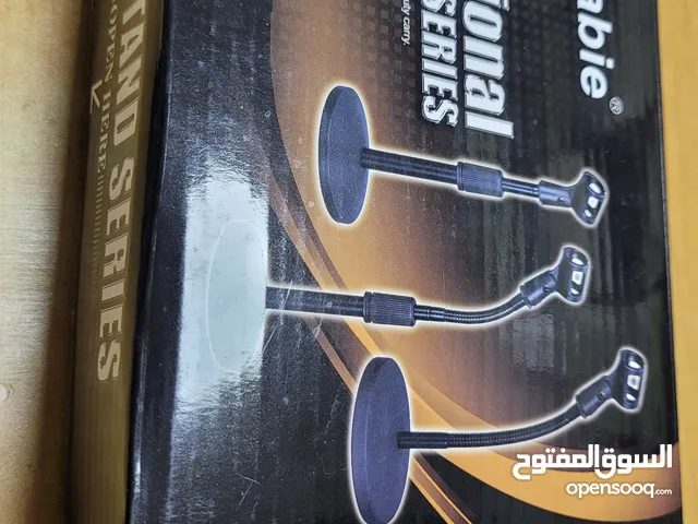 ستاند مايك معدني