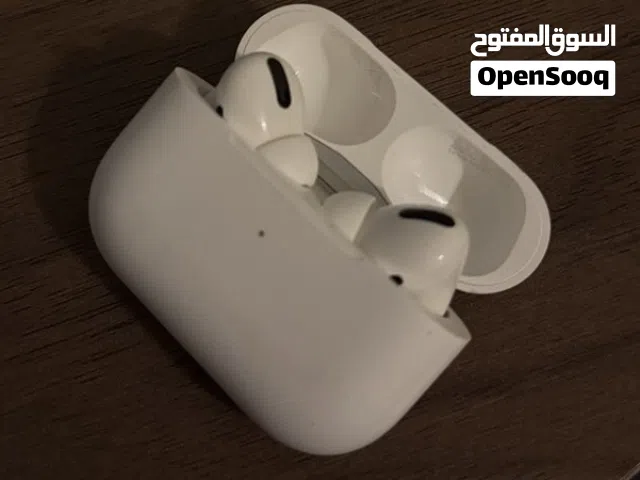 Airpods Pro (1st gen - wireless and lightening charging version) - Right side minor issue
