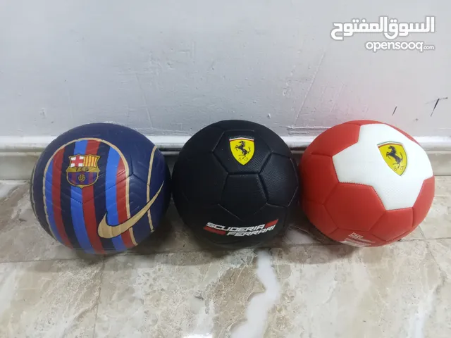 كرة اصلية مال خماسي الفيراري سعرها 30 الف لكل واحدة و برشلونة سعرها 35 الف و بي مجال بسيط اقرأ الوصف
