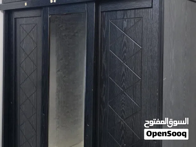 للبيع كبت كبير بو 3 أبواب سلايدنغ For sale big wardrobe