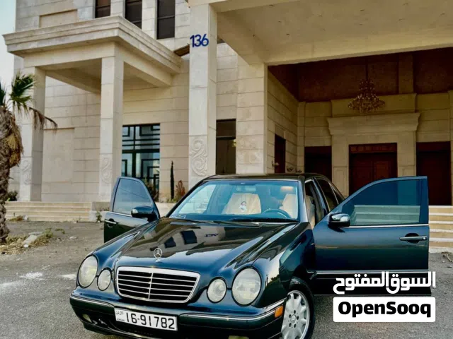 2001 مرسيدس بنز الفئة-E E 200