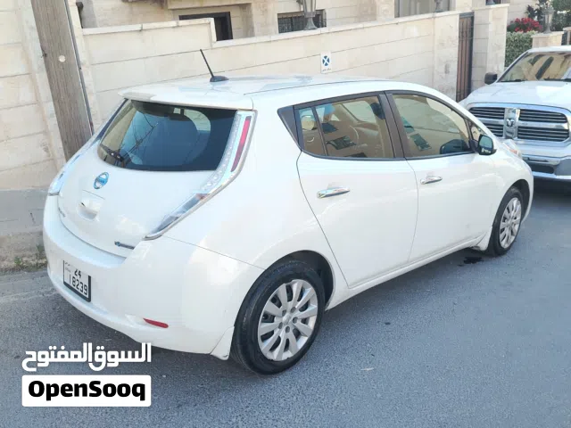 2015 نيسان ليف S