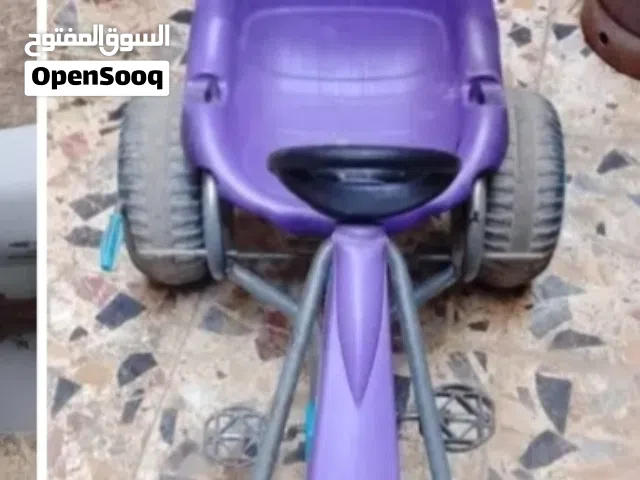 سيارة أطفال