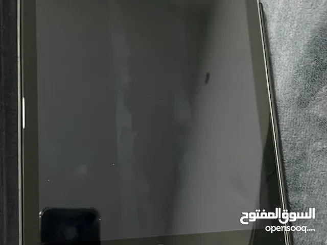 للبيع آيباد اير