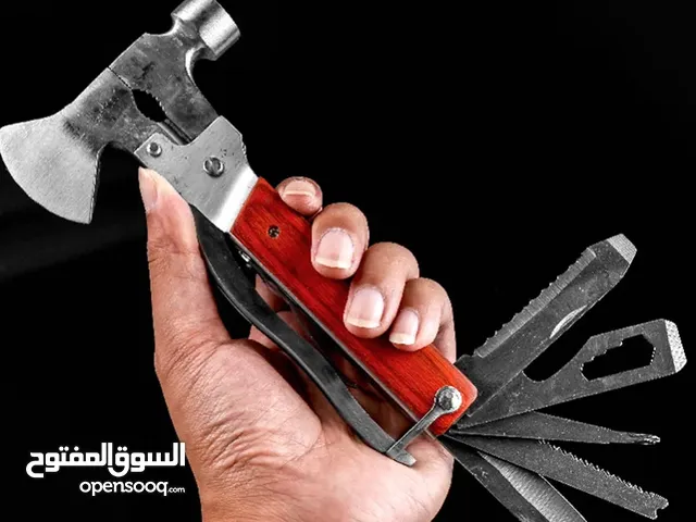 فأس مطرقة 13 في 1 بتصميم مريح مصنوع من المعدن مع مقبض مرصع بالخشب متعدد الوظائف
