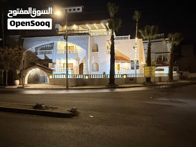 فيلا للإيجار