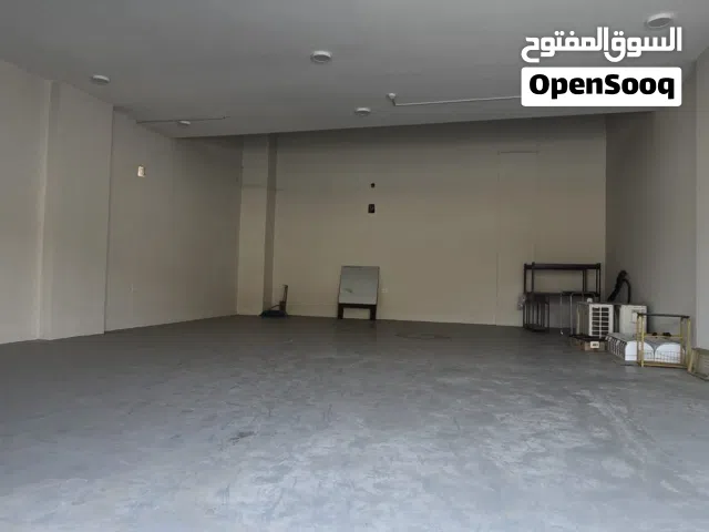 للايجار مخزن في الحد الصناعية بالقرب دلمونيه