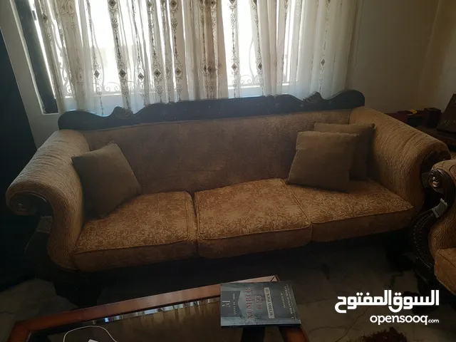 طقم كنب خشب زان بحالة جيد جدا