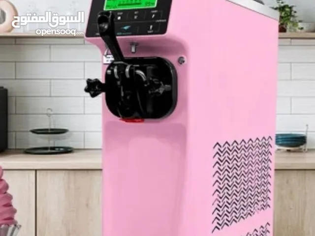 للبيع ماكينه ايسكريم ممتازه استعمال خفيف جداً مع عربه الماكينه وأدوات تنظيفها