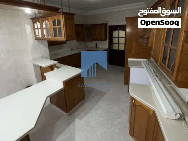225 m2 3 Bedrooms Apartments for Sale in Amman Deir Ghbar
