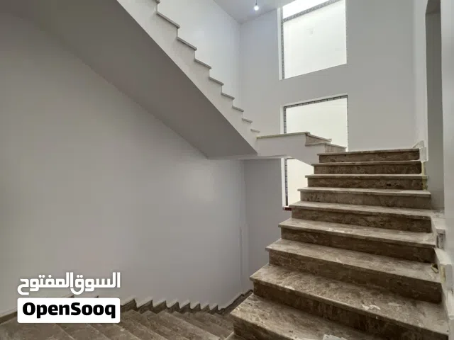 شقة للايجار بدولاب المطبخ وتكييف غير مفروشه 4 غرف سعر ممتاز