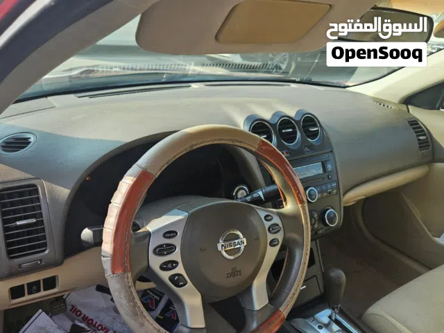 Used Nissan Altima Sedan 2.5L GCC Specs with Modern Features - Good Condition
