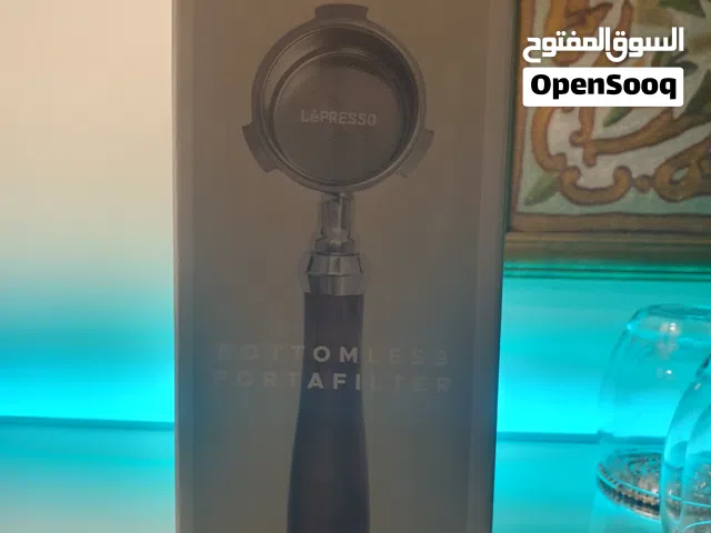 Lepresso 51mm bottomless portafilter stainless steel and wooden. Good build and high quality