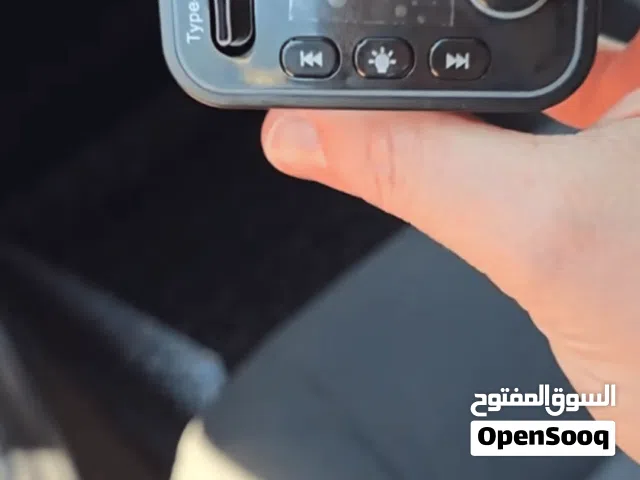 شاحنة فورية للموبايل داخل السيارة