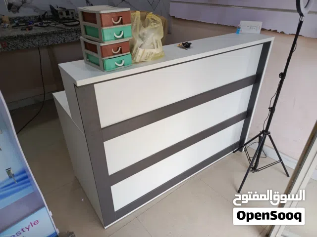 طاولة كاسة شبه جديدة