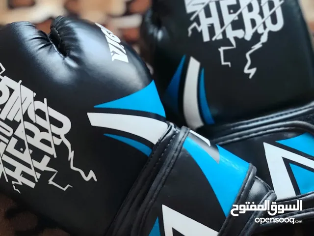 Boxing gloves كالجديده بحاله ممتازه جدا