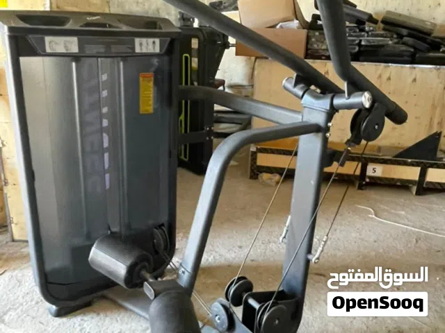 معدات صالة رياضية مستعملة للبيع جملة
