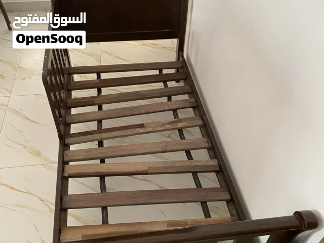 سرير كرفاية اطفال نظيف مستعمل