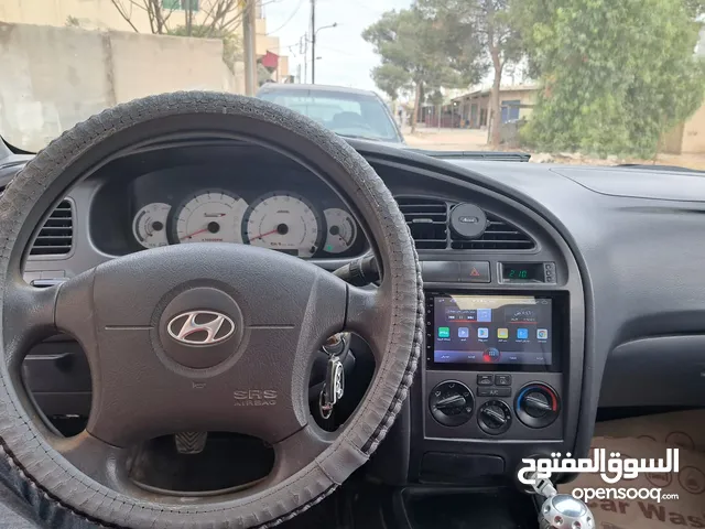 Hyundai Elantra GLS in Madaba