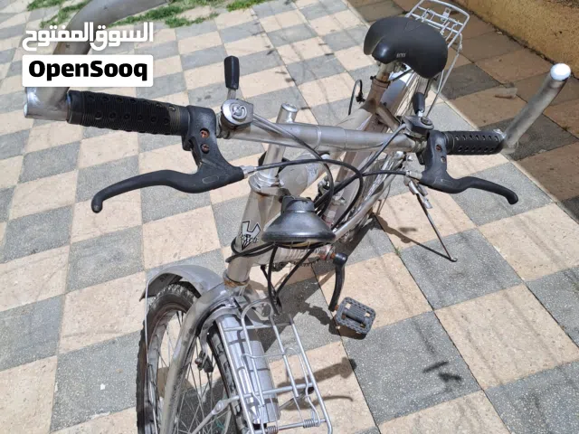 بسكليت ياباني اصلي  حجمين واحد كبير والثاني اصغر