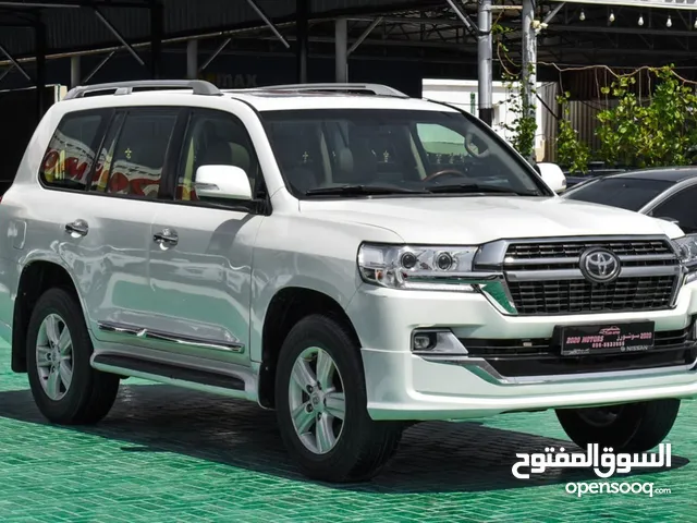Toyota Land Cruiser 2015 in Ajman
