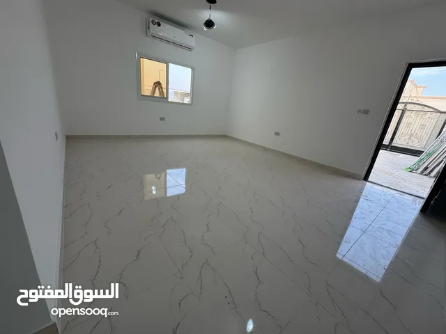 غرفه وصاله مدخل خاص اول ساكن مدينه الرياض
