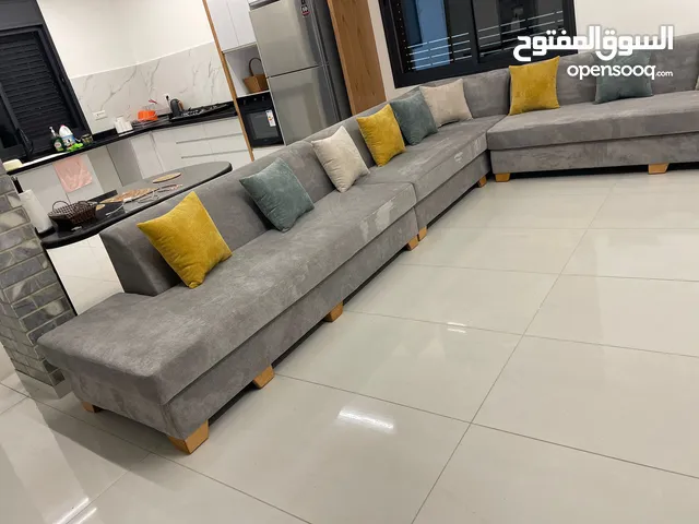 تنجيد وتفصيل كنبايات ومتوفر طاولات وكراسي