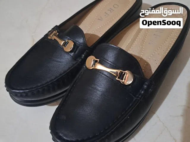 احذية جديدة للبيع