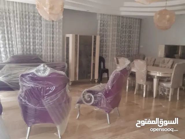 شقة فاخرة للبيع في الكرسي - مقابل المخابرات طابق اول 190م تشطيب سوبر ديلوكس