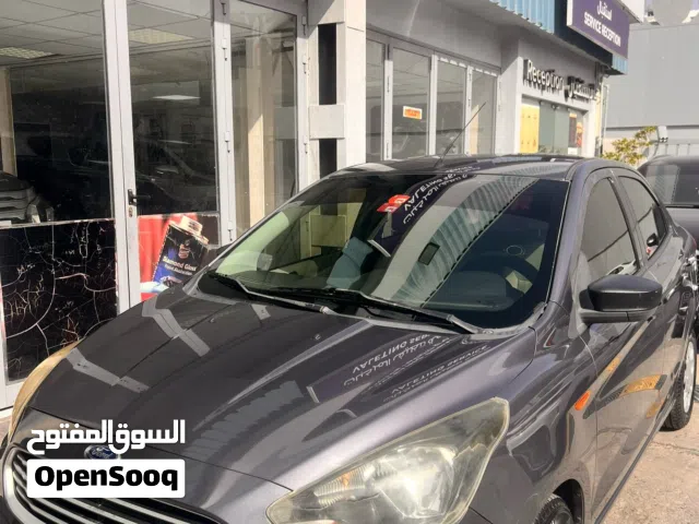 2017 فورد فيجو Ambiente
