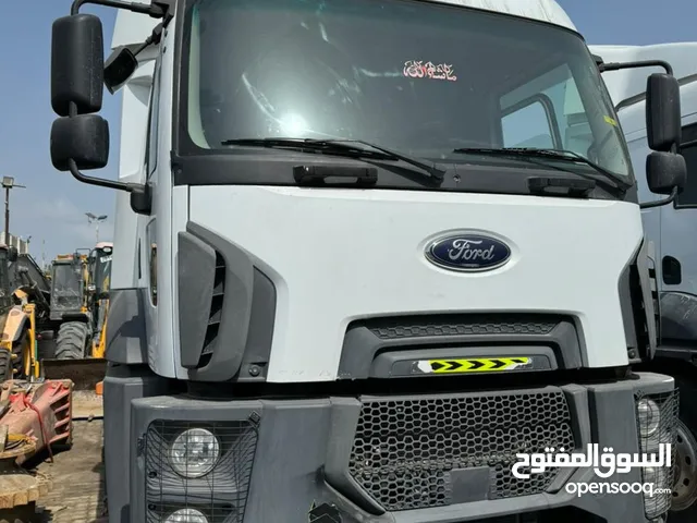 Tractor Unit Ford 2020 in Sharjah