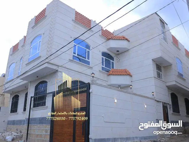 130 m2 More than 6 bedrooms Villa for Sale in Sana'a Bayt Baws