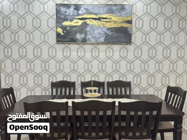 طاولة سفره مع 8 كراسي