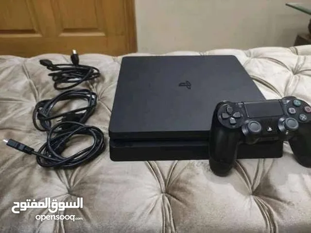 PS4 500 giga with 3 games