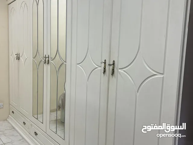 غرفة نوم صناعة بحرينية