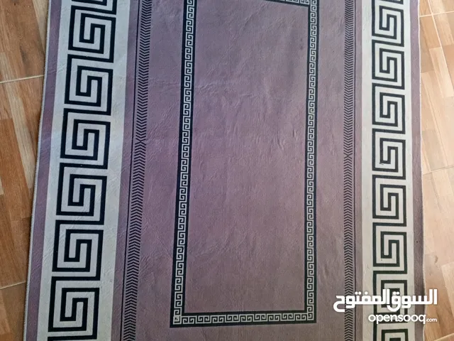 خزانه مع برج+ تخت مفرد +جهاز ليزر+سجاد ممر قطعتين+موكيت استعمال 6اشهر