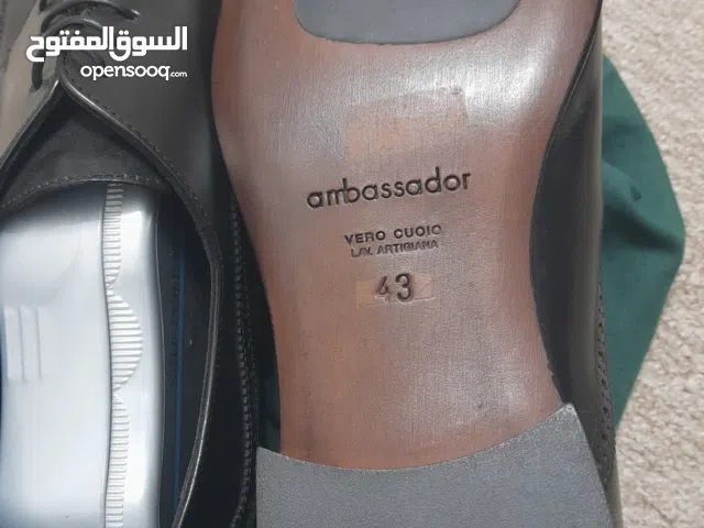 حذاء إيطالي جديد