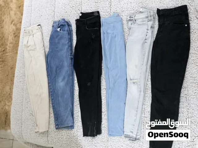 مجموعه بنطلونات اصليه ماركات مقاسات سمول حالتهم ممتازة واحد منهم لم يستعمل اطلاقا