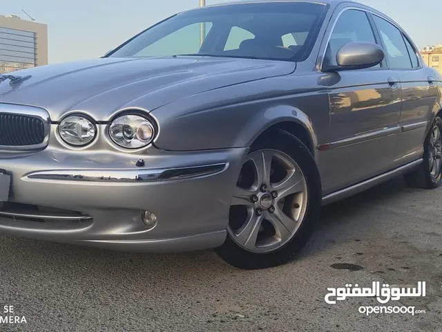 للبيع جاكوار x-type موديل 2002