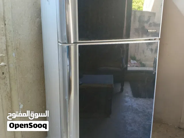 ثلاجة توشيبا 24قدم شغاله ميه بالمية وبحالة ممتاز