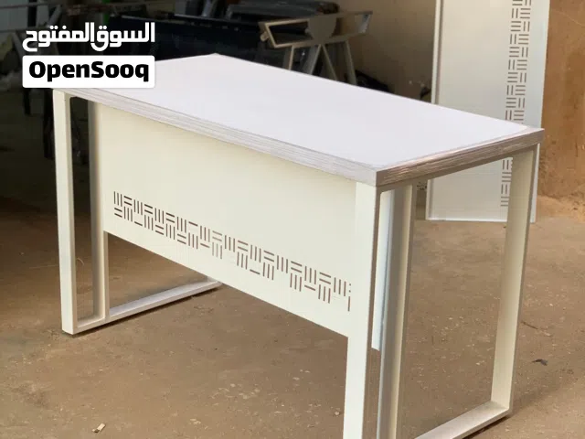 مكاتب مديرين وموظفين بجودة عالية